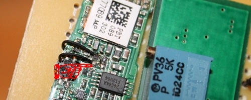 Vintage connecting the two black status led wires to the bluetooth chips.